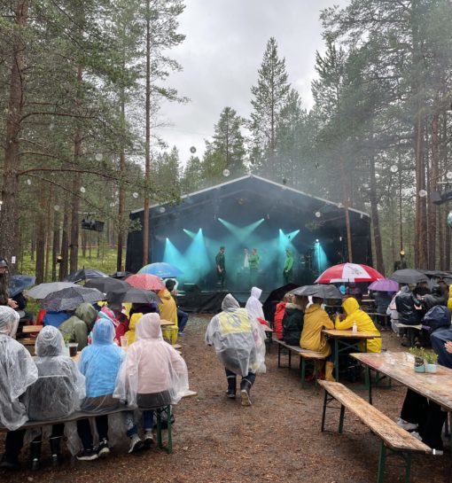 Bilde av TuVeia på scenen under ungdomskonserten i 2021